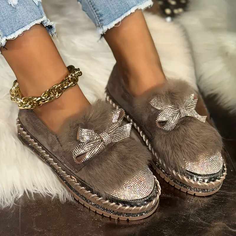 Mokasyny damskie z futerkiem – kryształowa kokarda, cyrkonie, wsuwane