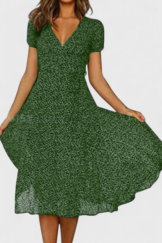 Sukienka Midi w Kwiaty z Dekoltem V – Letnia Sukienka Damska