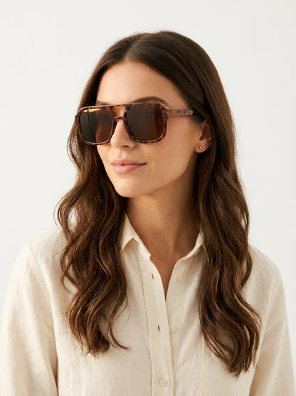 Saffron Retro lifestyle 1