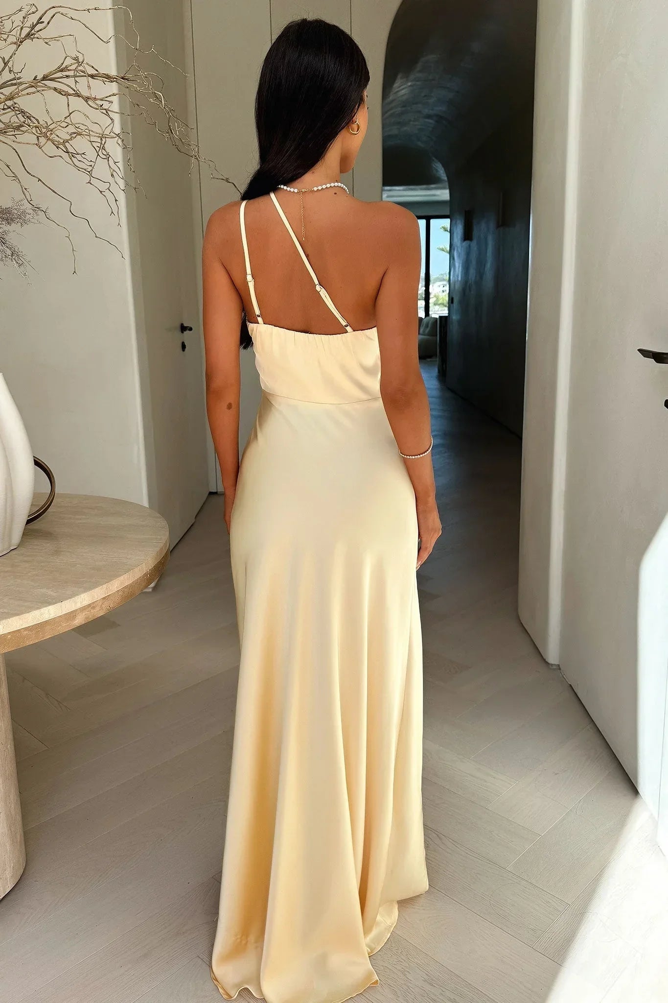 Aurelia | Sukienka Maxi Elegancka Satynowa Jedno Ramię Marszczona Rozcięcie Letnia
