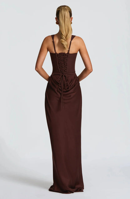 Galatea | Sukienka Maxi Elegancka Satynowa Kwadratowy Dekolt Dopasowana z Odkrytymi Plecami