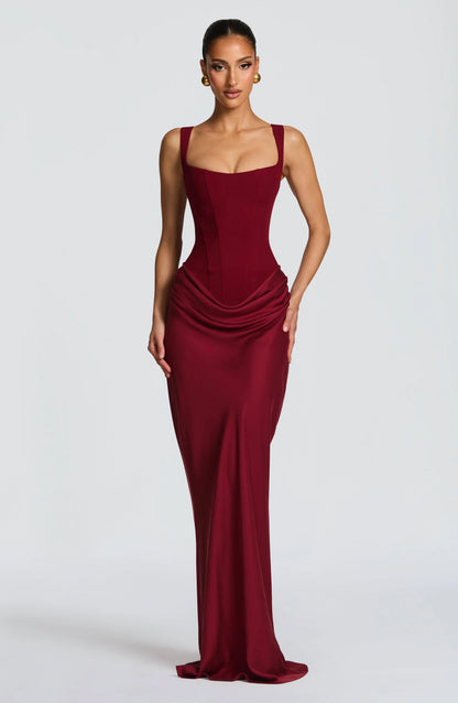 Galatea | Sukienka Maxi Elegancka Satynowa Kwadratowy Dekolt Dopasowana z Odkrytymi Plecami